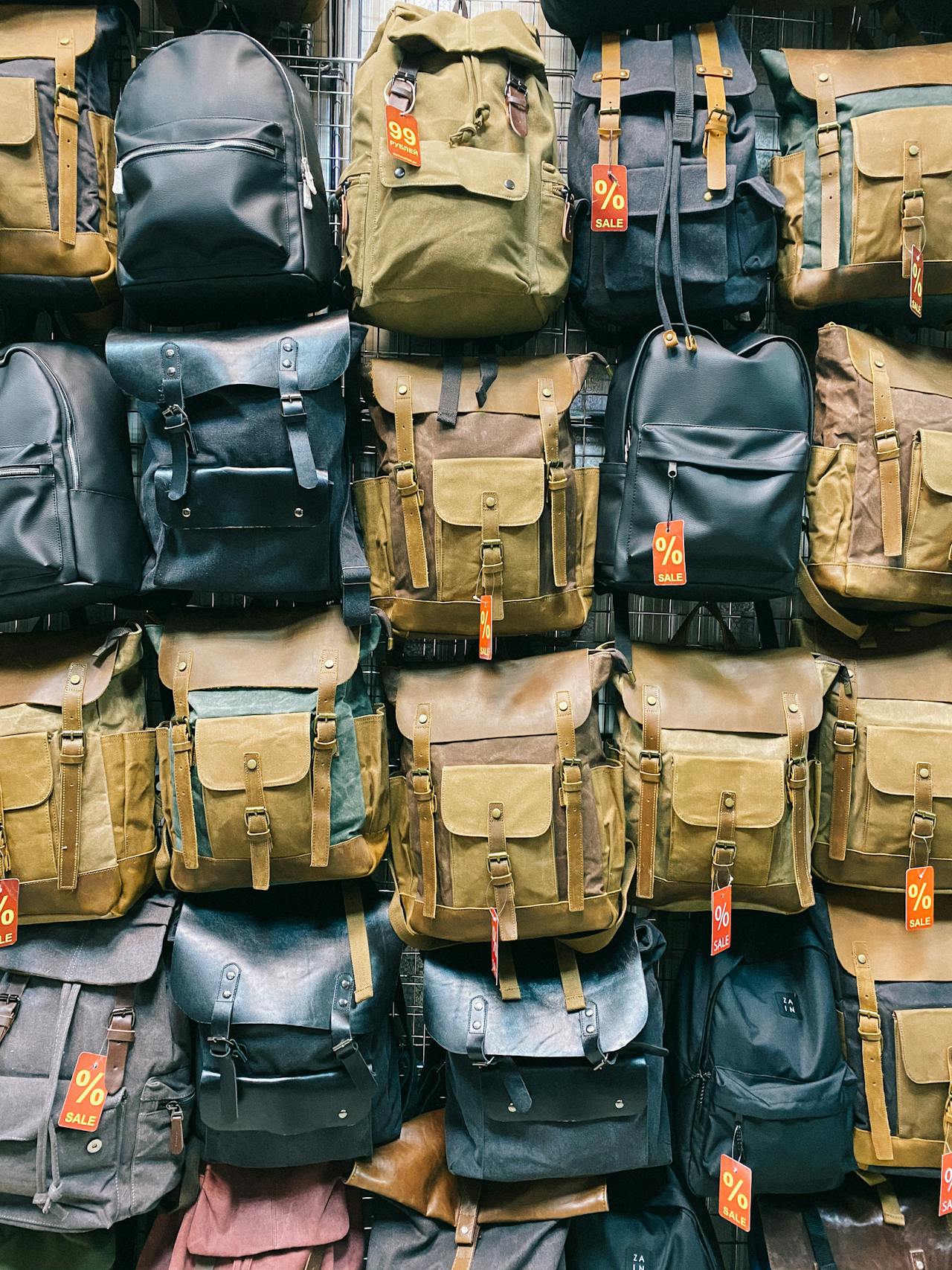 You are currently viewing Best Eco-Friendly Travel Bags of 2025: Save the Planet with These Powerful Choices