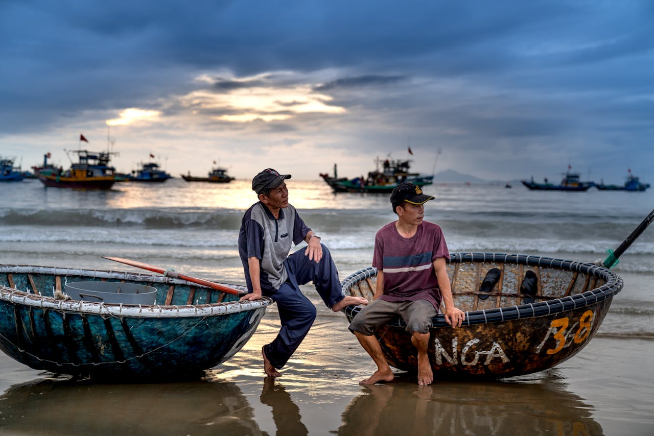 You are currently viewing What Are the Benefits of Ecotourism to the Local Community? Discover the Incredible Impact in 2025