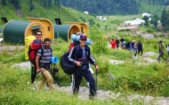 How Can I Be an Eco-Friendly Traveller? Supporting locals