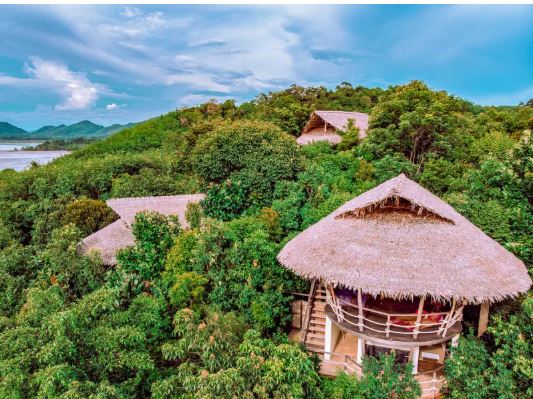 How can we reduce the environmental impact of tourism?  Responsible lodgings